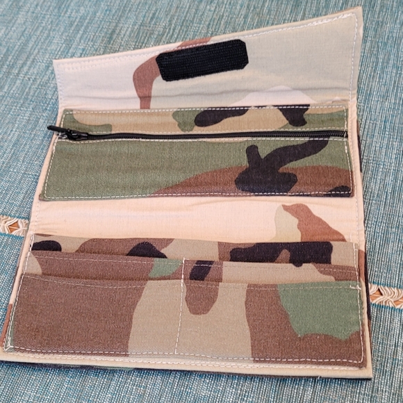 Custom-made Camo Wallet - Picture 2 of 4